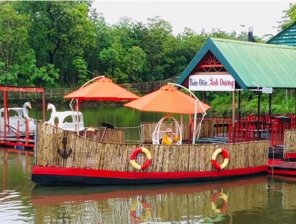 Nhà Hàng Du Thuyền